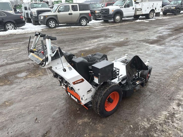2023-bobcat-wb700-36in-walk-behind-mower-image-4