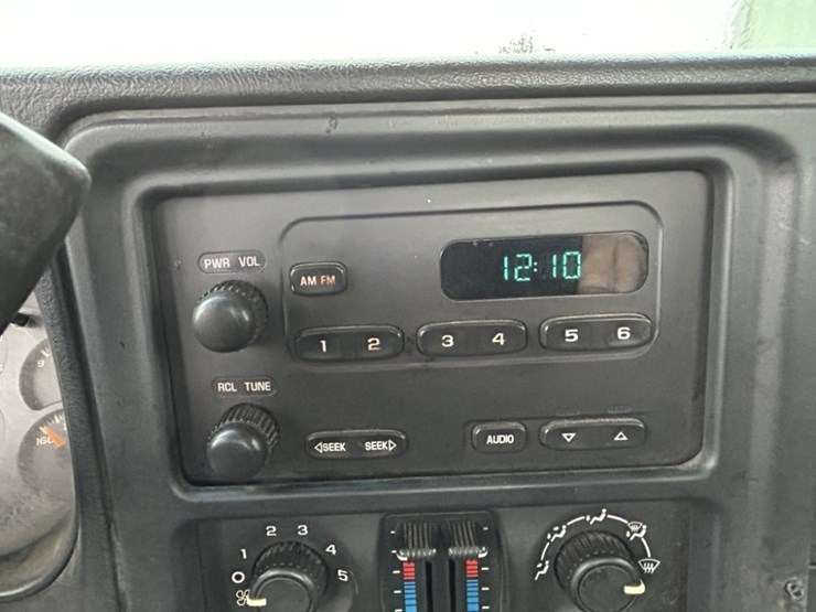 2003-chevrolet-silverado-pickup-image-20