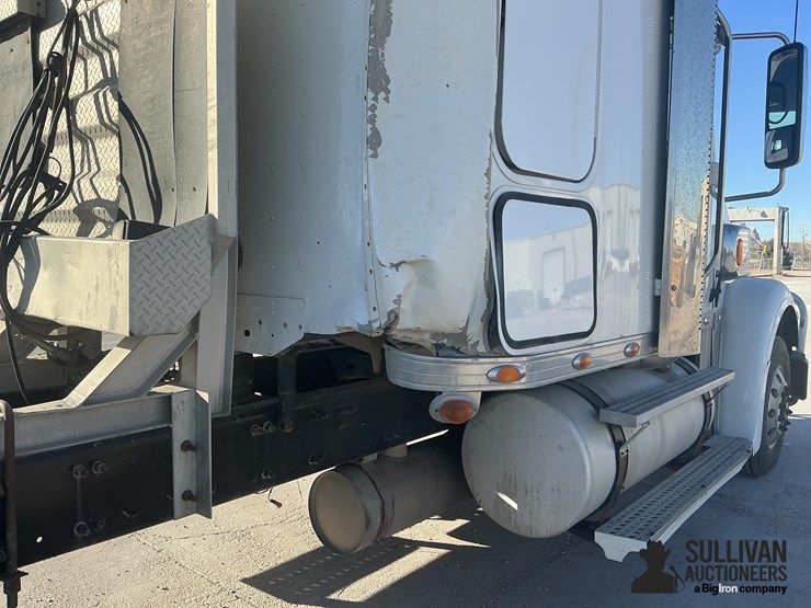 freightliner-coronado-132-image-17