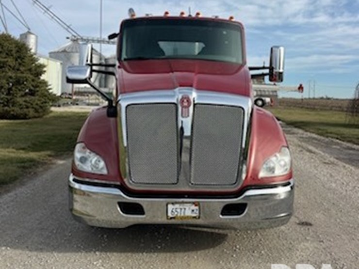 2018-kenworth-t680-image-7