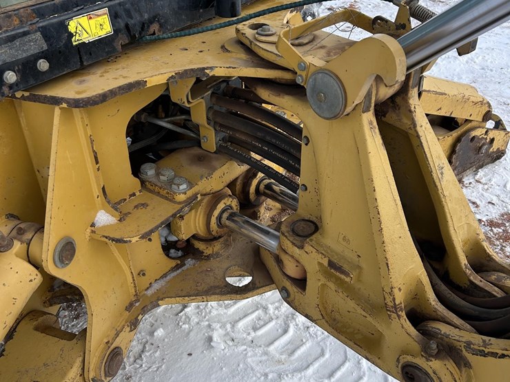 caterpillar-420d-image-89