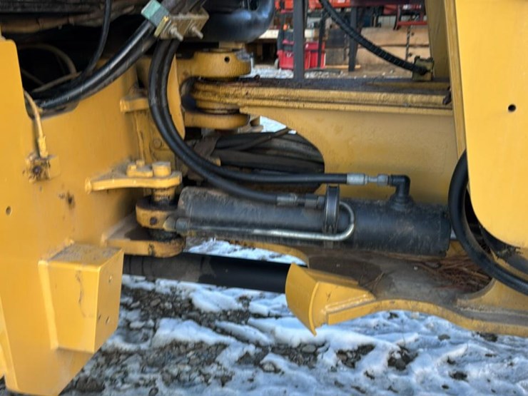 caterpillar-908h-image-18