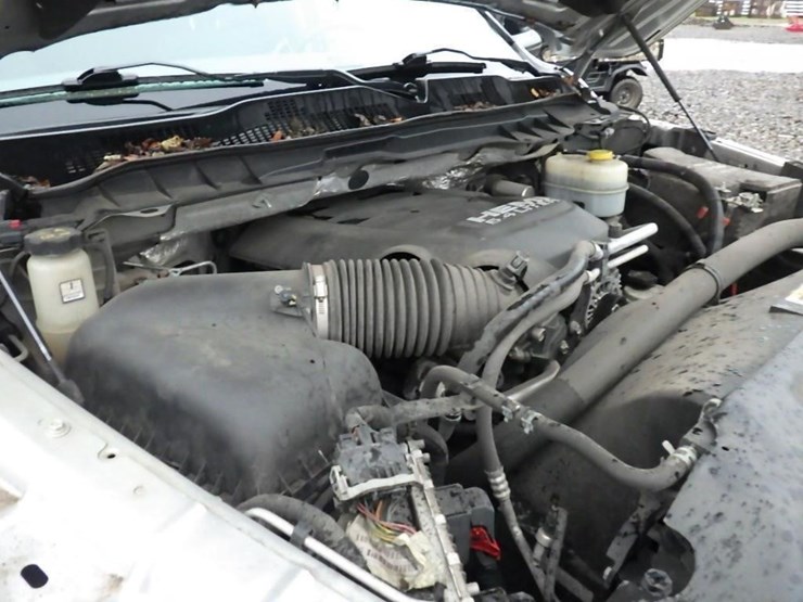 2014-dodge-3500-image-17