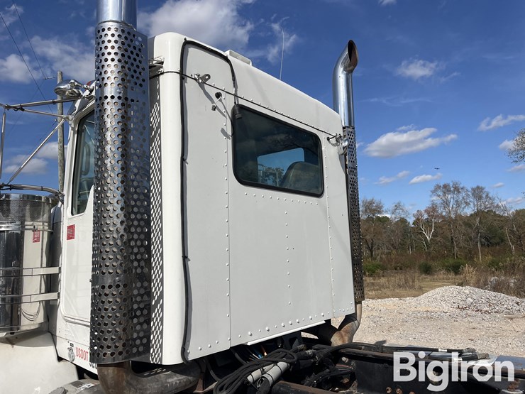 kenworth-t800-image-12