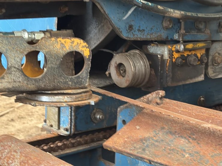 #166-•-2012-baker-dominator-stationary-bandmill-image-15