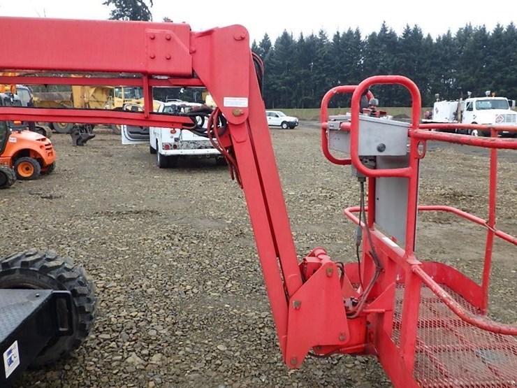 skyjack-sjkb-40c-articulating-boom-lift-image-10