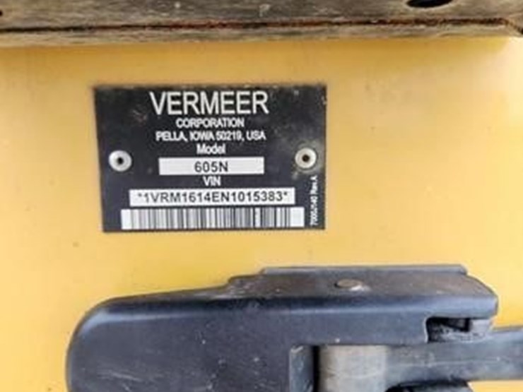 2022-vermeer-605n-cornstalk-special-image-11