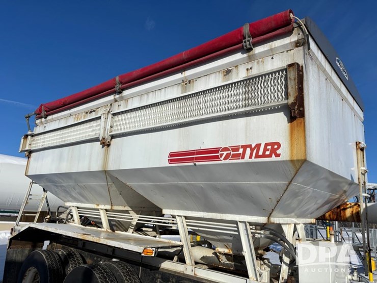 1998-freightliner-fl80-image-47