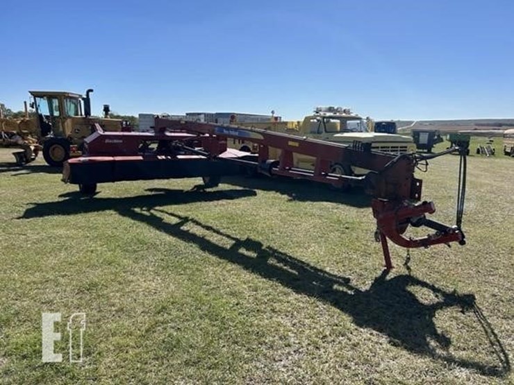 2014-new-holland-h7460-image-8