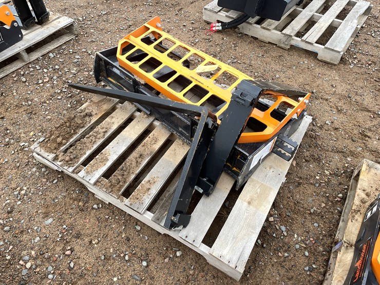 #2059-•-unused-2025-landhonor-pallet-fork-attachment-image-3