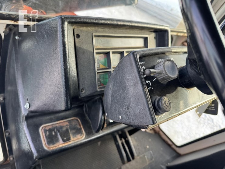 j-i-case-2290-image-57