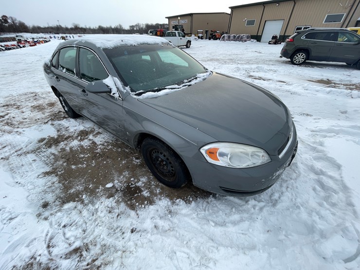#1173-•-2008-chevrolet-impala-ls-(has-mn-title)-image-4