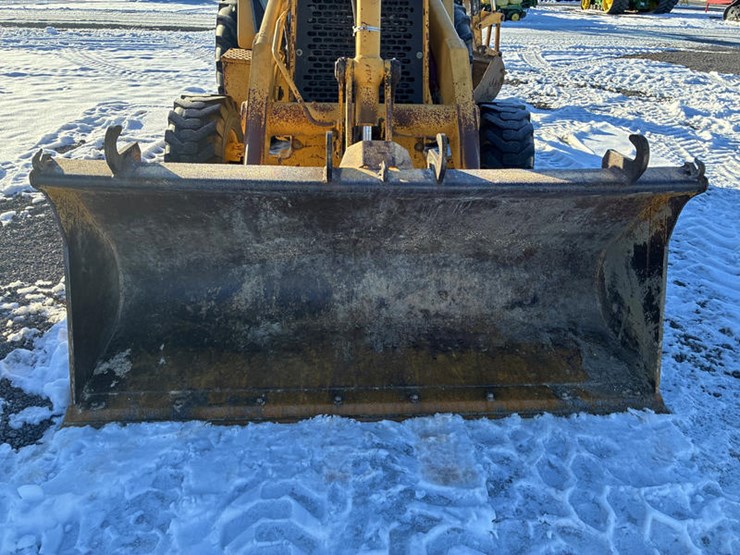 john-deere-310d-image-10