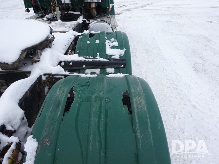 2007-freightliner-columbia-112-image-56