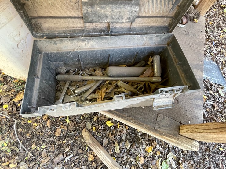 #3707-•-misc-tools,-hardware,-bauer-bench-grinder,-4-drawer-metal-toolbox-and-table-image-23