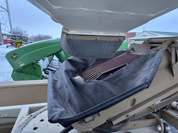 2010-unverferth-3750-image-11