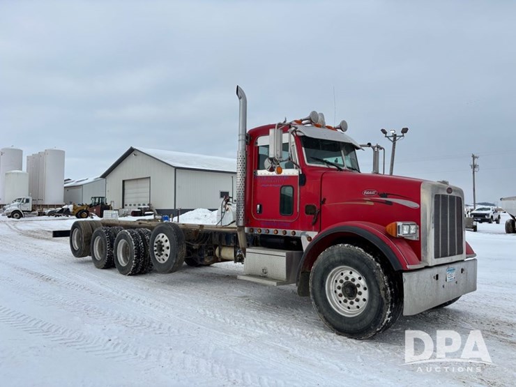 peterbilt-365-image-1