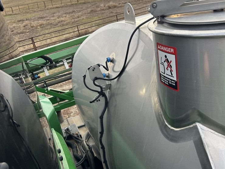 2017-john-deere-r4038-image-62