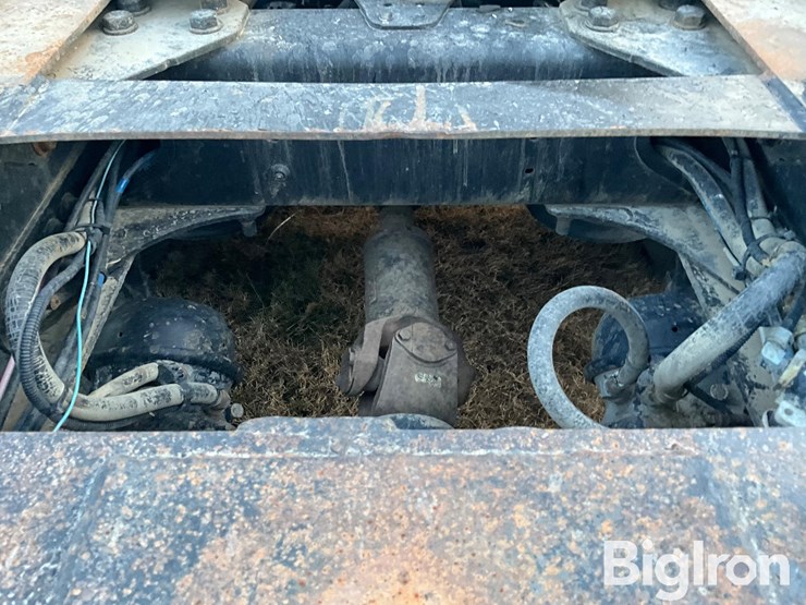 2001-freightliner-fld120-image-17