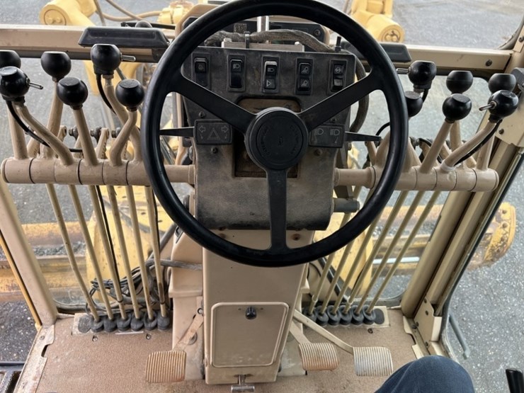 2006-caterpillar-160h-image-48