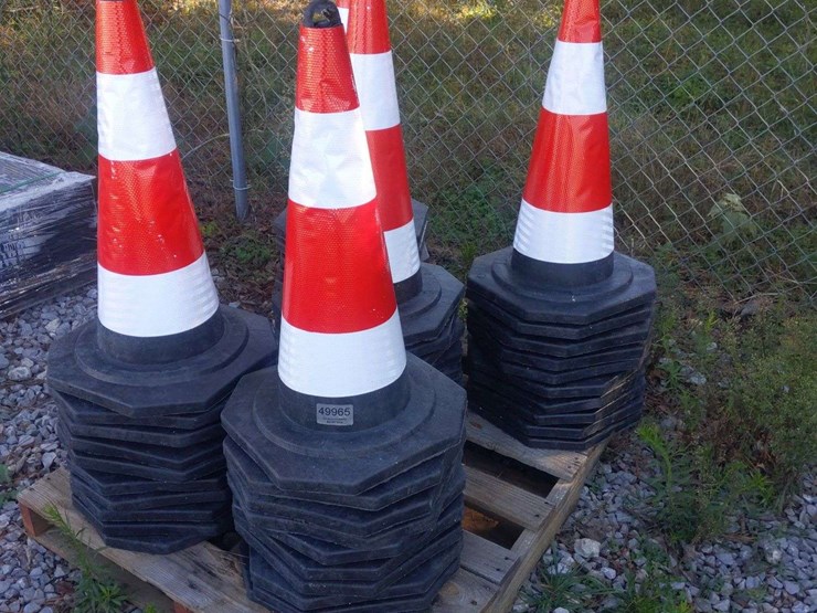 qty-(50)-unused-safety-cones-image-2