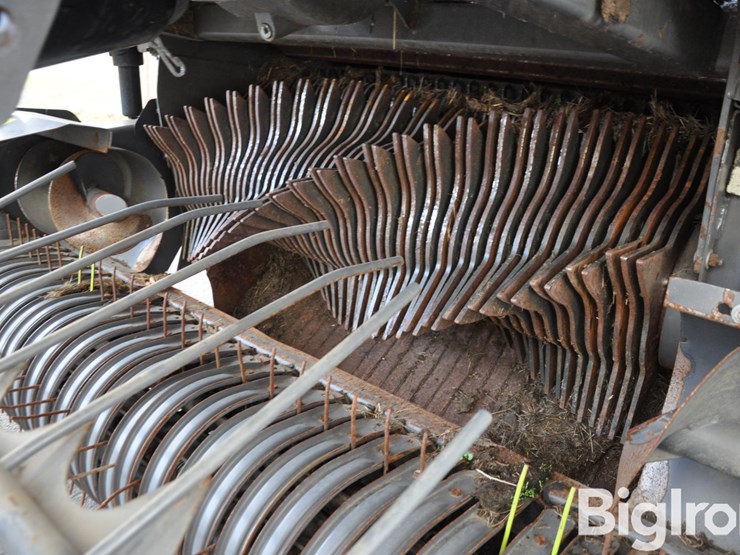 2020-claas-455-rollant-uniwrap-round-baler/bale-wrapper-image-20