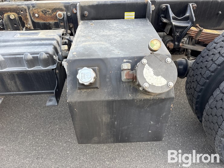 ford-f750-xlt-image-11