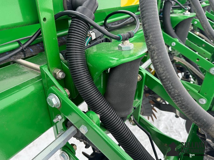 2014-john-deere-db90-image-19