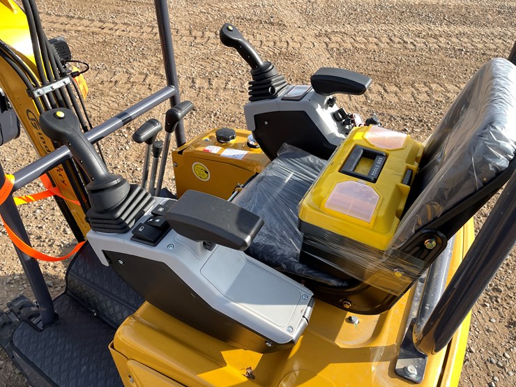 #9212-•-2025-unused-cfg-mini-excavator-image-19