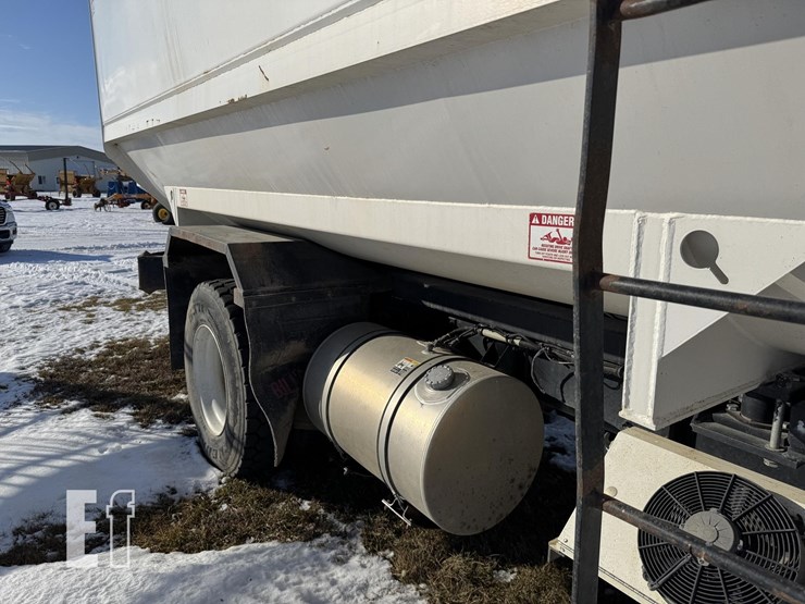 2014-kenworth-t370-image-9