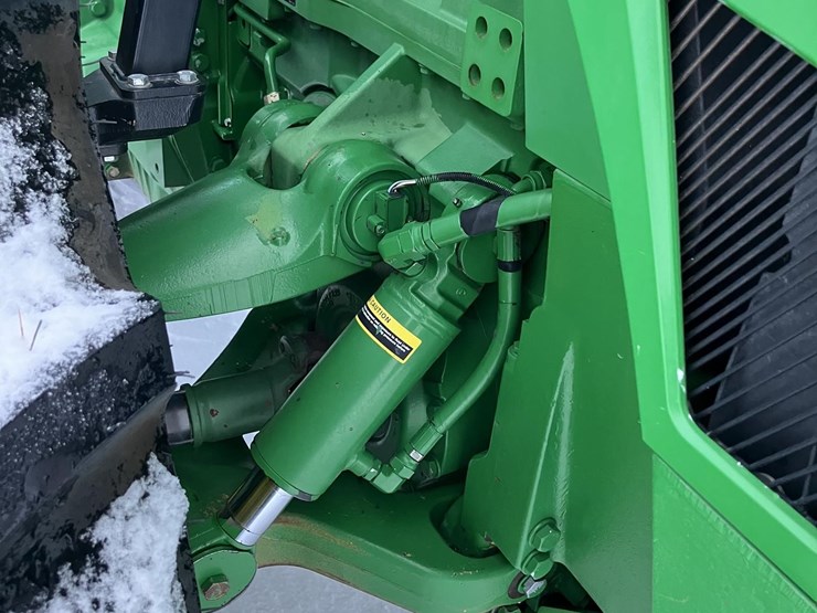 2010-john-deere-8295r-image-41
