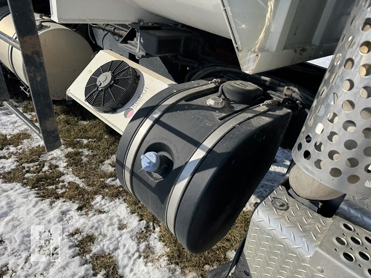 2014-kenworth-t370-image-102