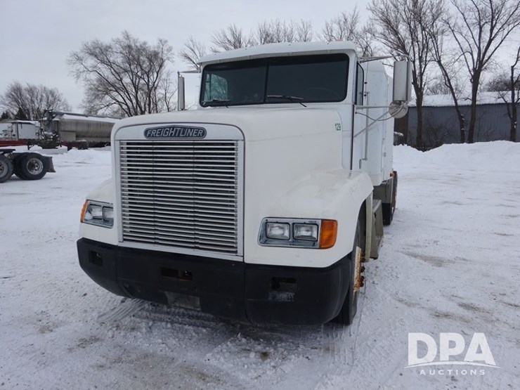1994-freightliner-fld120-image-8