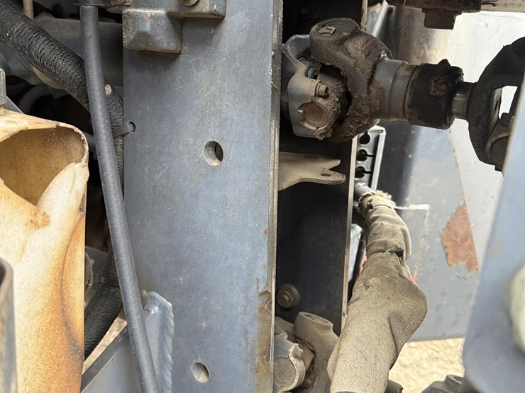 1998-new-holland-tv140-image-24