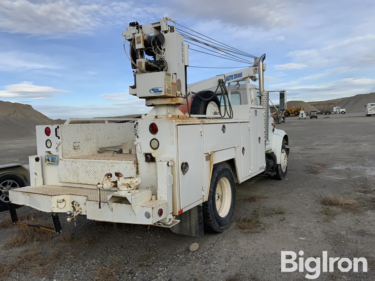 international-4900-image-5