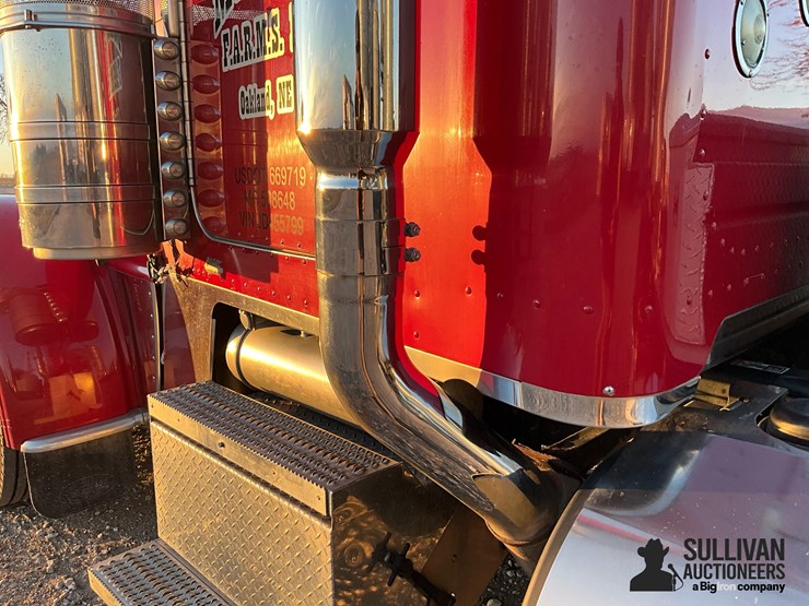 2018-peterbilt-389-image-18
