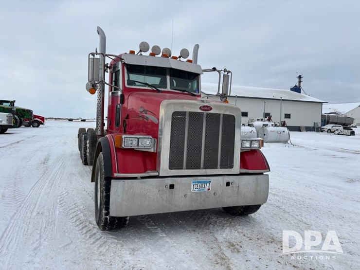 peterbilt-365-image-24