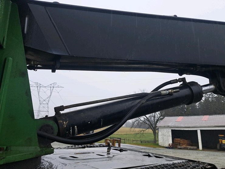 2010-deere-437c-image-23