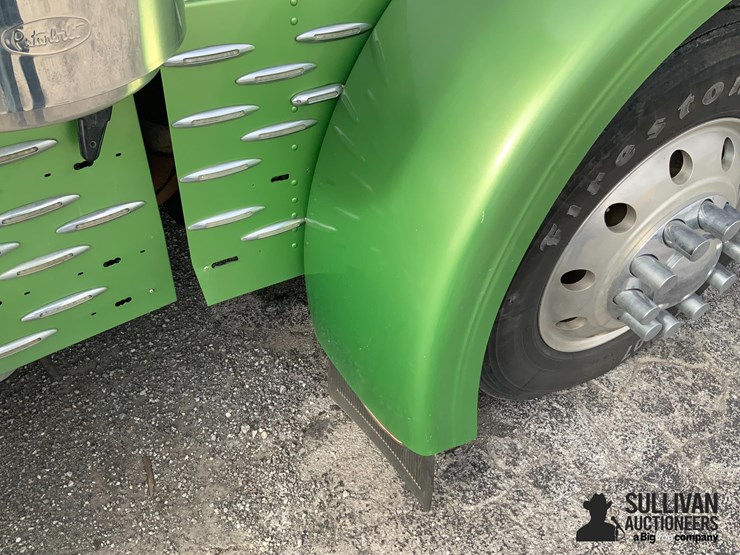 2006-peterbilt-379-image-11