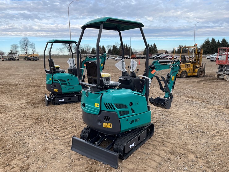 #9215-•-2025-unused-cfg-mini-excavator-image-4