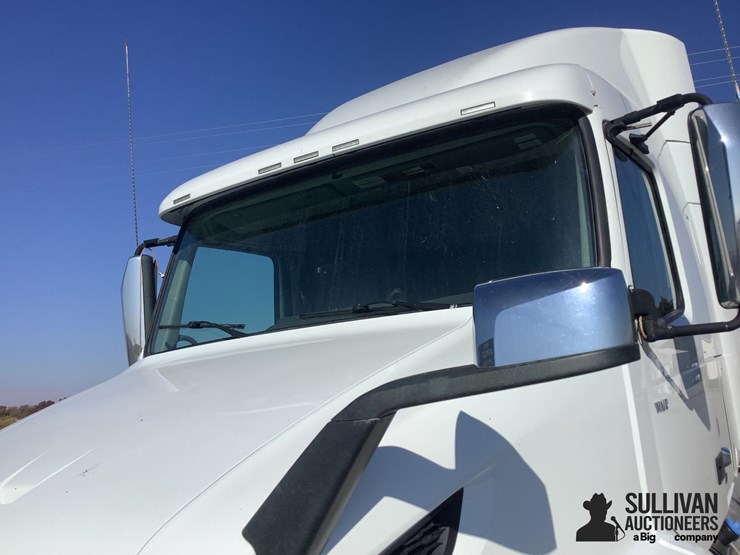 2020-volvo-vnr-t/a-truck-tractor-image-12