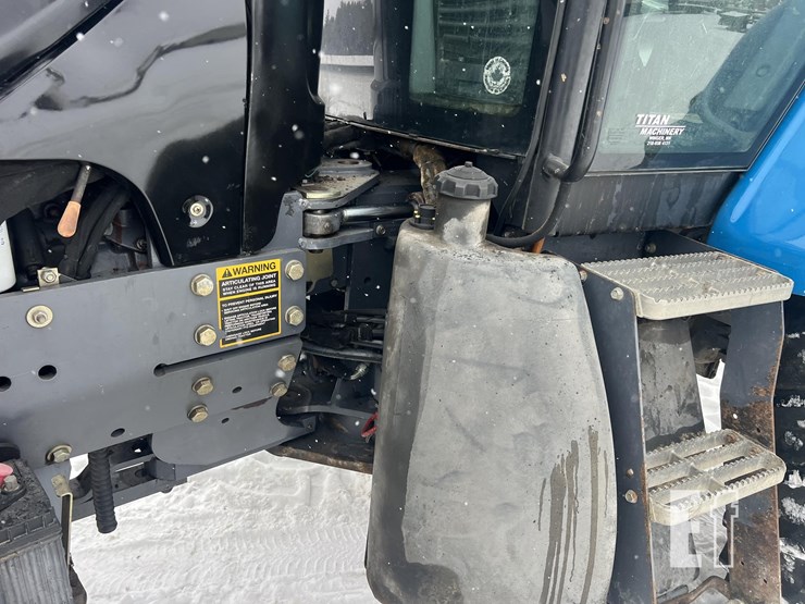 new-holland-tv140-image-27