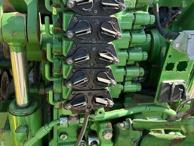 john-deere-8220t-image-24