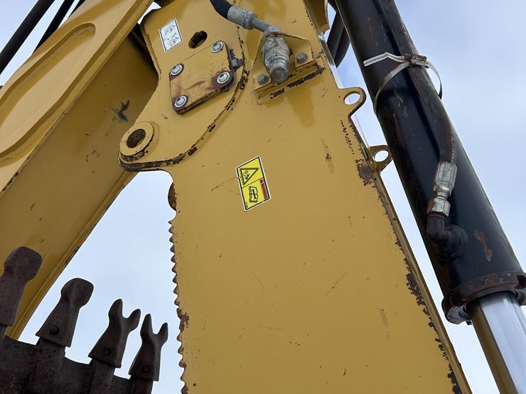 caterpillar-420e-image-38