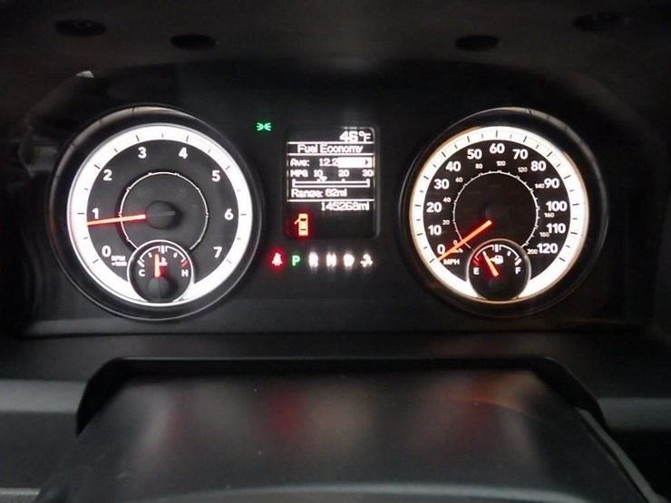 2014-dodge-3500-image-41