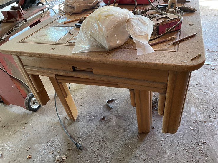 #3693-•-tables-and-hardware-image-15