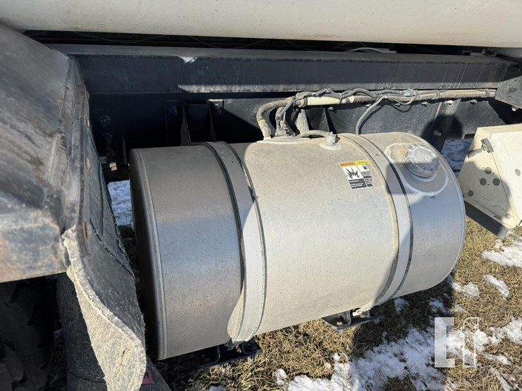 2014-kenworth-t370-image-18