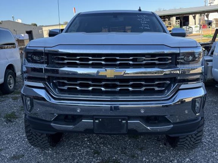 2018-chevrolet-1500-image-15