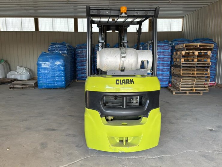 #112-•-2021-clark-s25cl-forklift-image-5