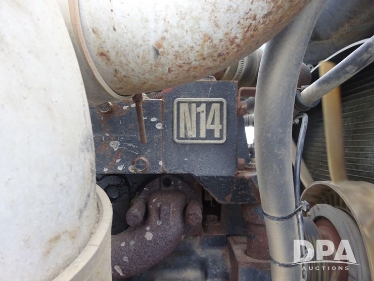 1994-freightliner-fld120-image-69